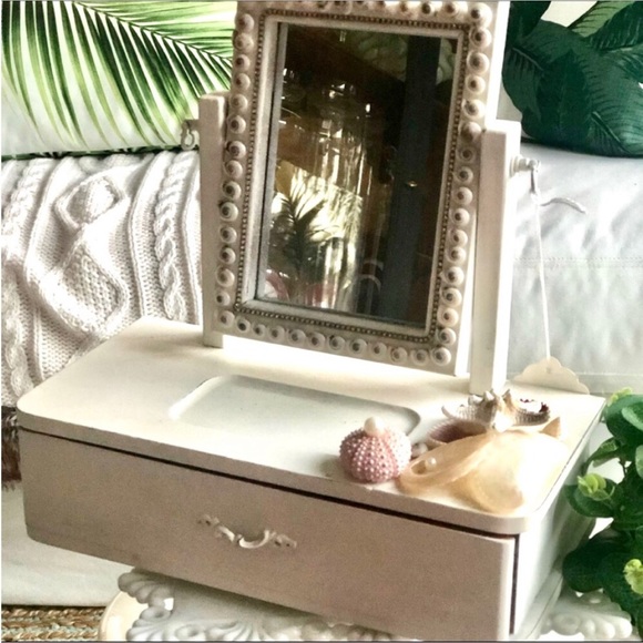 NEW! Seashell Jewelry Box & Mirror - Picture 5 of 8